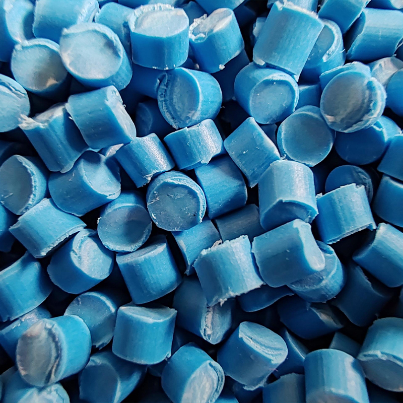 VDE-tanúsítvánnyal rendelkező flexibilis PVC magvegyület 70°C